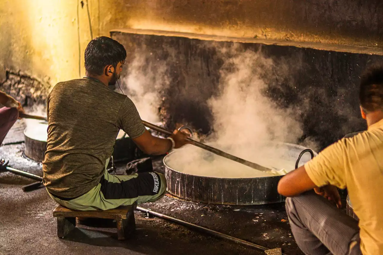 De kunst van het Indiase koken: klassieke technieken en recepten beheersen